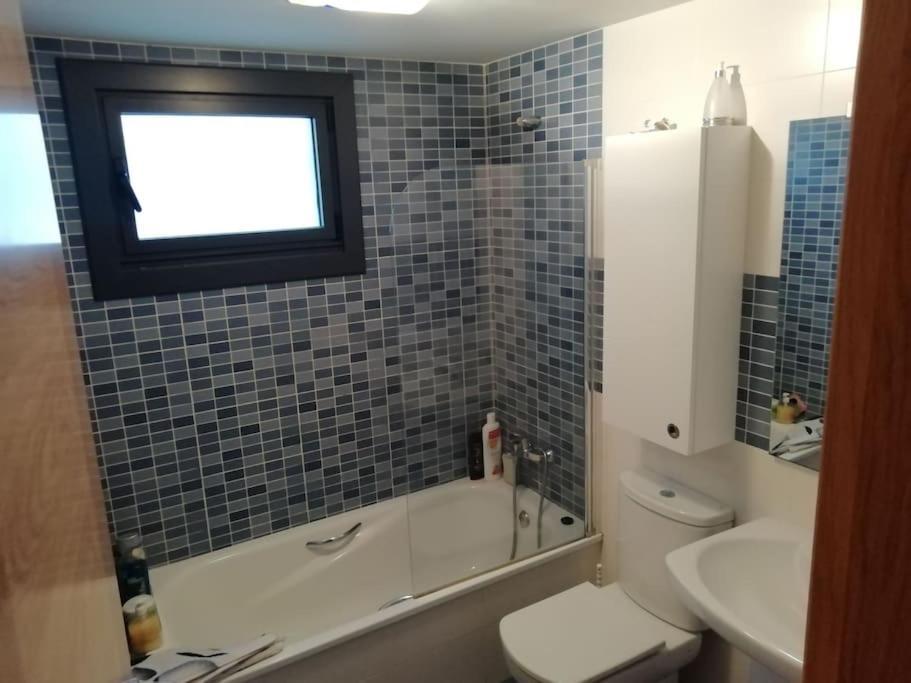 Habitacion En Piso Compartido Cerca De Playa De Samil Vigo Luaran gambar