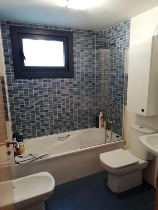 Habitacion En Piso Compartido Cerca De Playa De Samil Vigo Luaran gambar